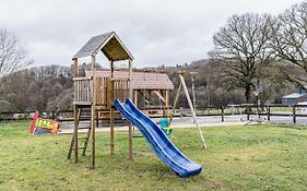 Lovely, Colourful Holiday Home For Small Families